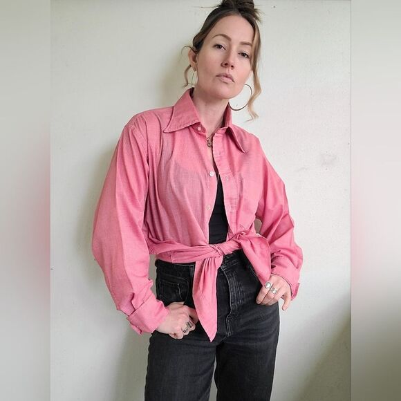 The Big Red Oversized Dagger Collar Button Down XL - Picture 5 of 14